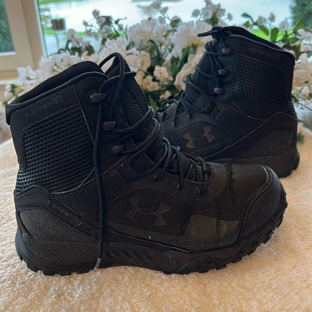 Under armour hikers